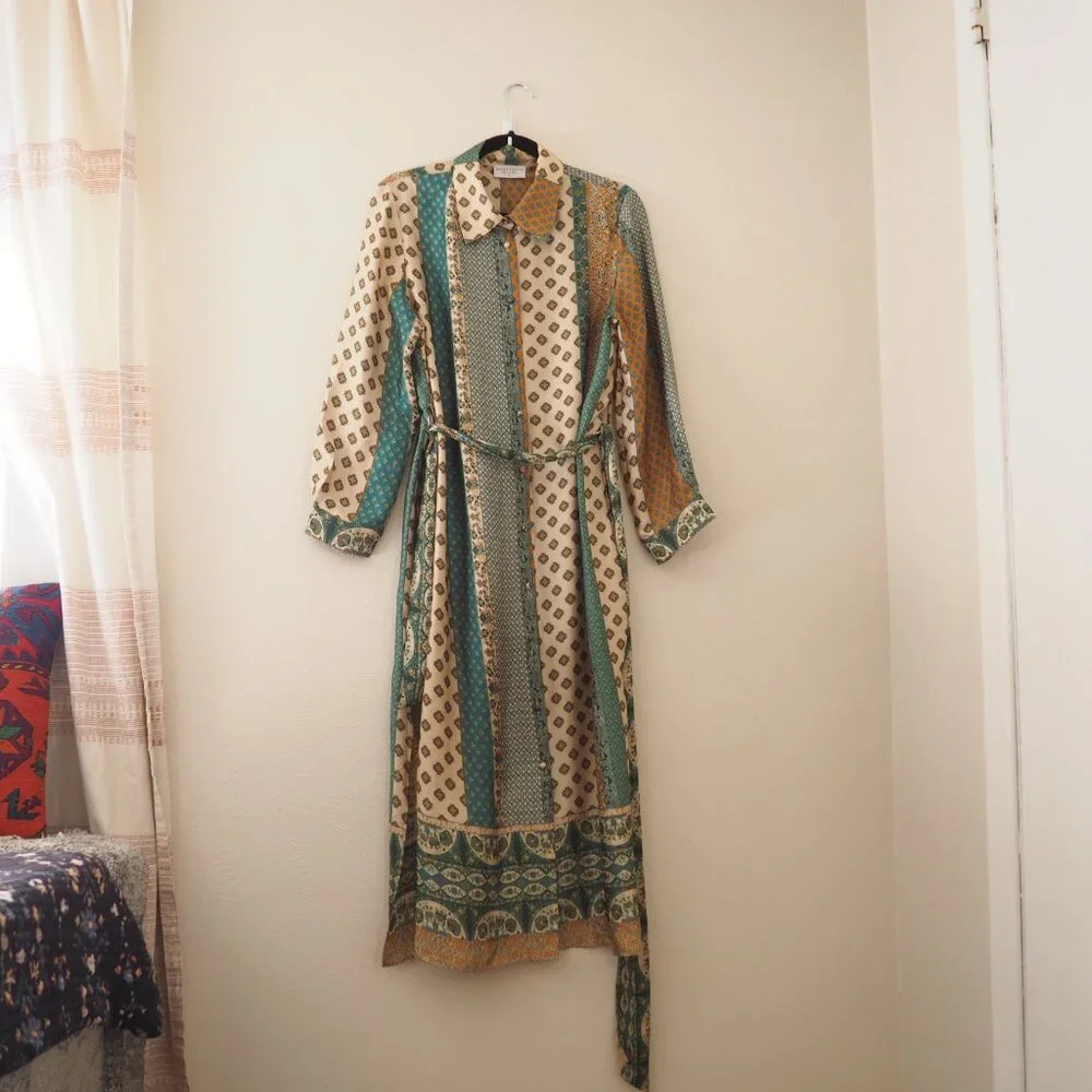 Dress Forum Sasha Border Print Satin Shirt Dress sz S - Picture 5 of 9